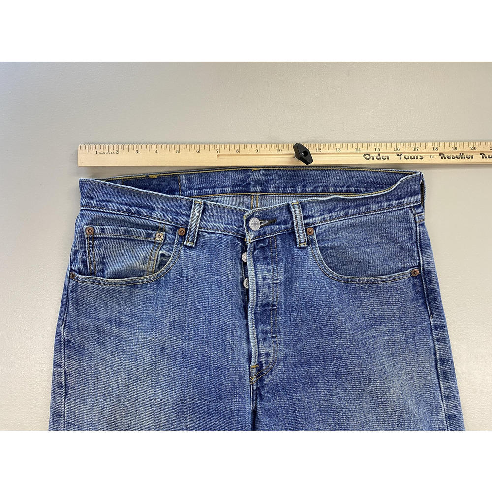 Vintage Y2K Levis 501 Jeans Mens 32x32 Button Fly Blue Straight Leg Medium Wash - Picture 8 of 16